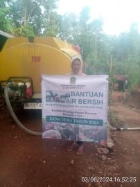 BANTUAN AIR BERSIH OLEH PEMKAL SUMBERWUNGU